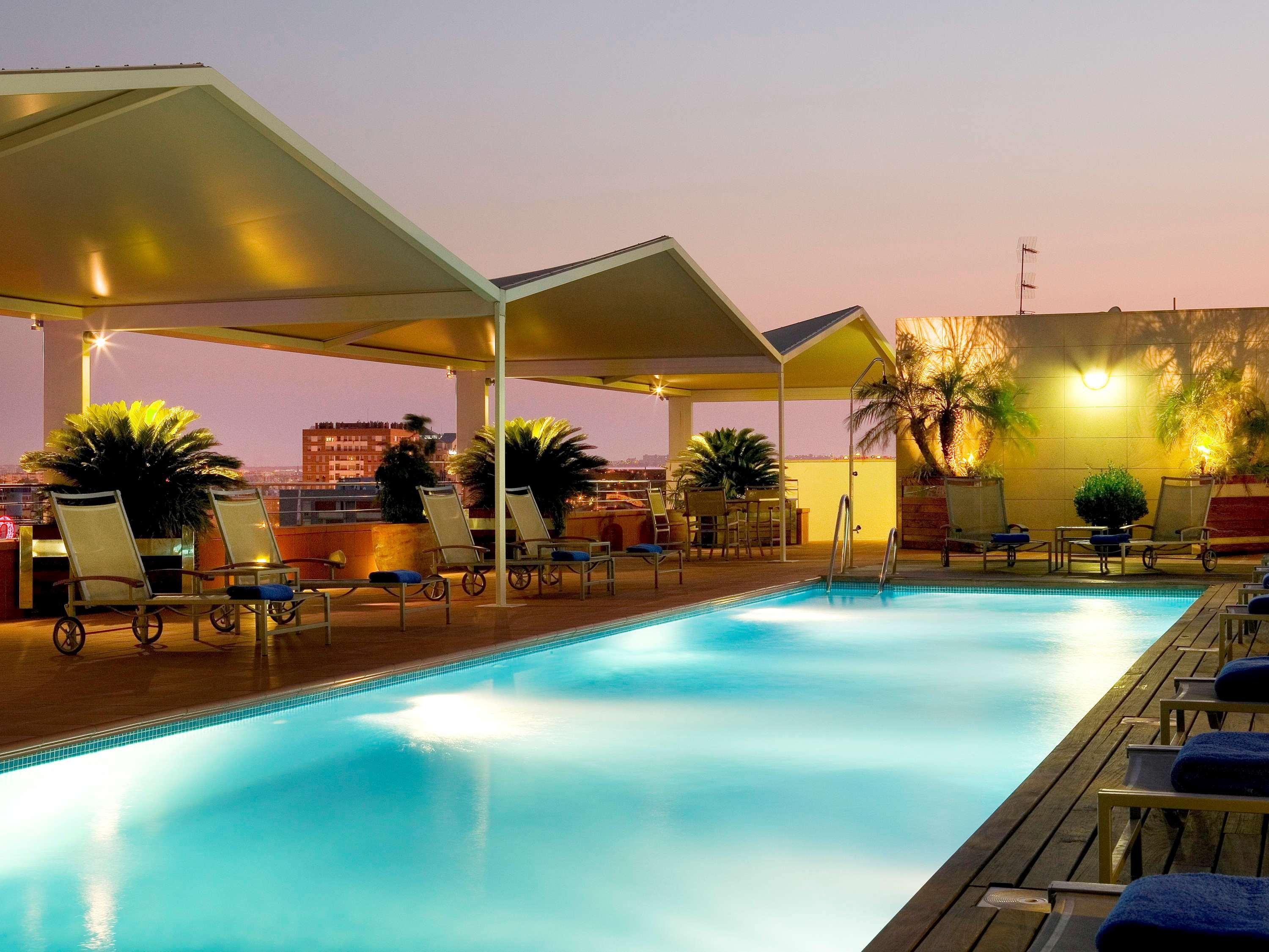 Novotel Sevilla Luaran gambar