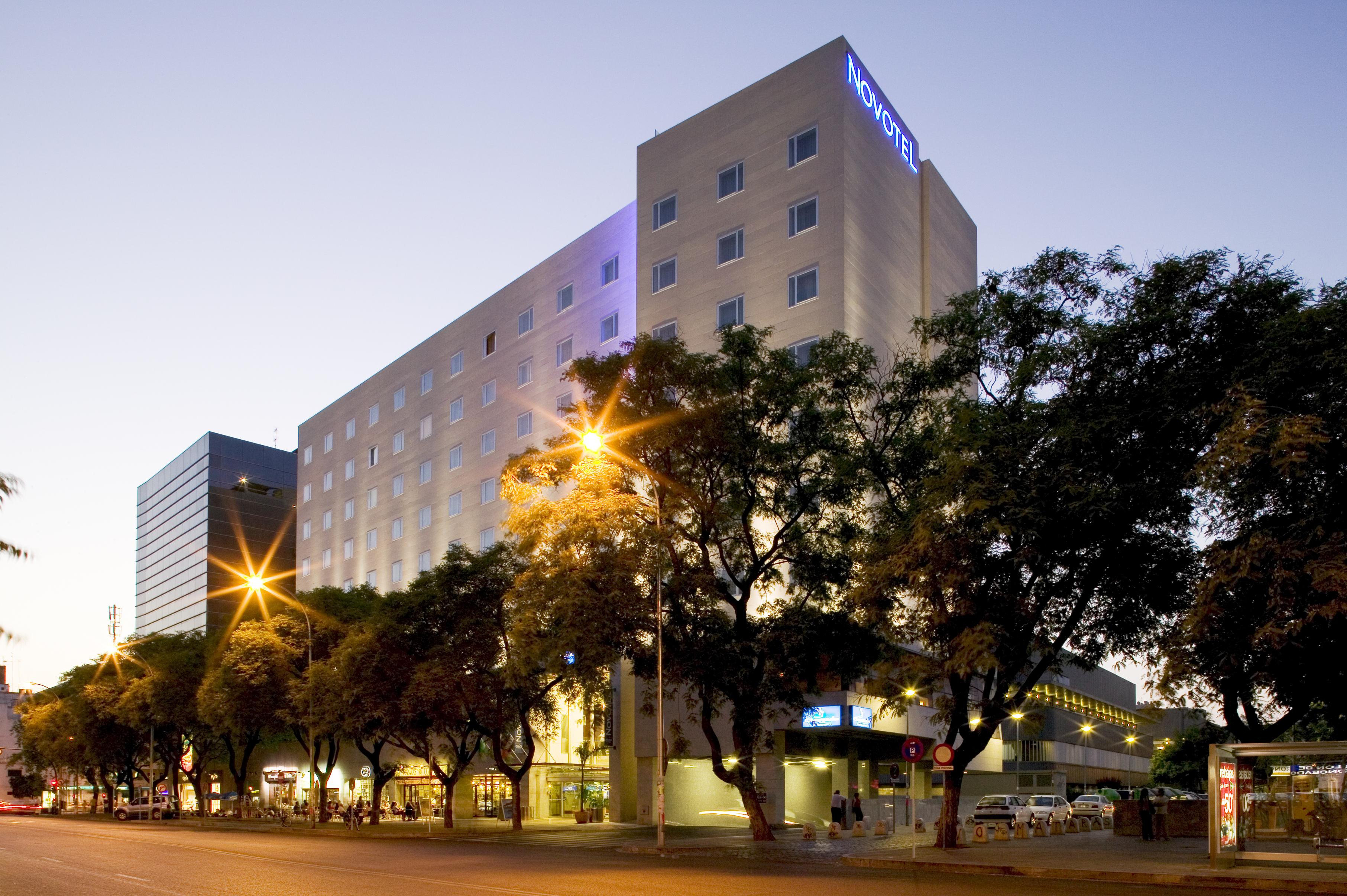 Novotel Sevilla Luaran gambar